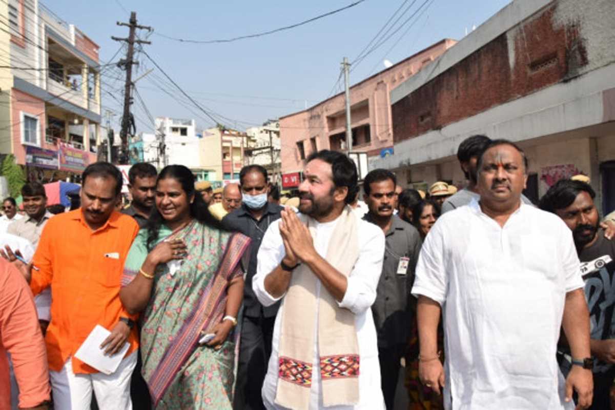 किशन रेड्डी ने सिकंदराबाद में की पदयात्रा, जनता ने अपनी समस्याओं से कराया अवगत